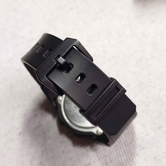 Casio G-Shock GD-B500-1JF Black Men's Watch Bluetooth Pedometer Slim Digital - Picture 5 of 10